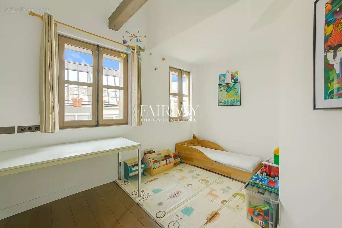 Appartement à PARIS-8E