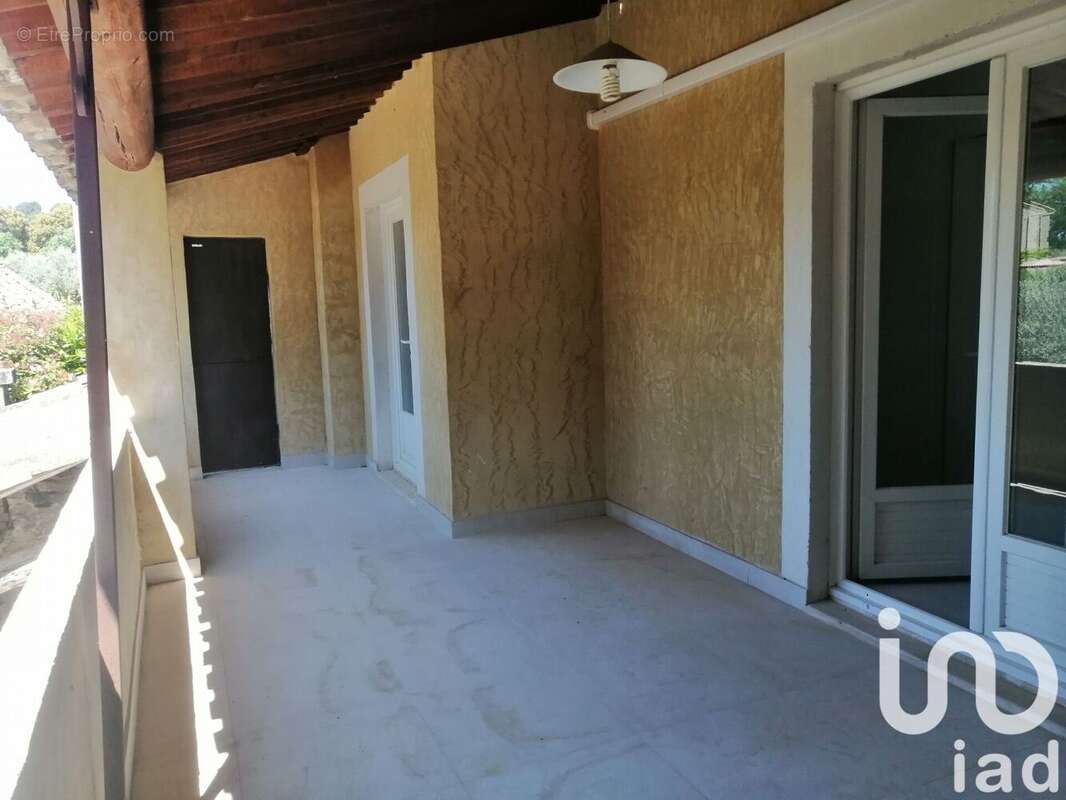 Photo 3 - Appartement à CABRIERES-D'AVIGNON
