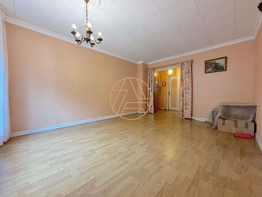 Appartement à SAINT-MAUR-DES-FOSSES