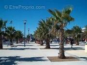 Photo 1 - Commerce à FLEURY