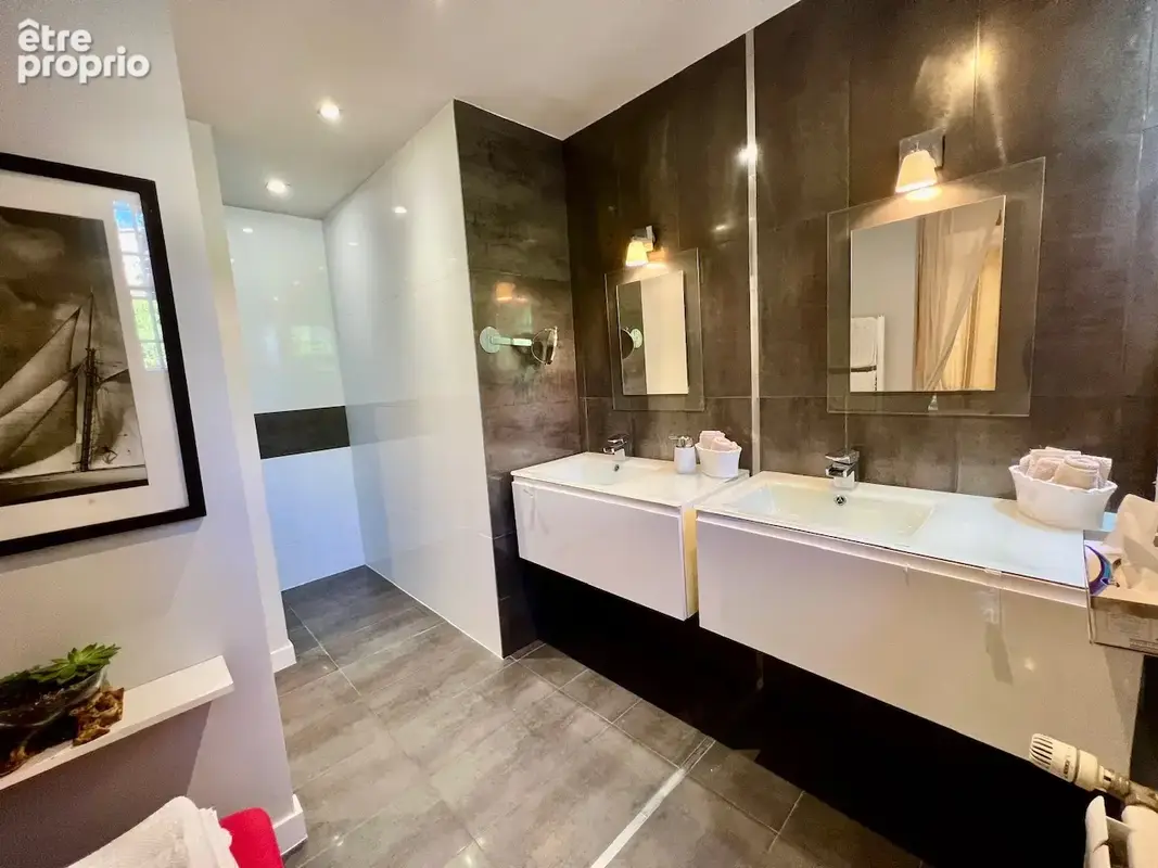 Villa moderne de 346m2 pleine de charme, au calme absolu situé à 500 mètres de Mougins - photo 21
