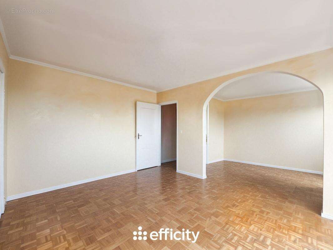 Appartement à CHENNEVIERES-SUR-MARNE