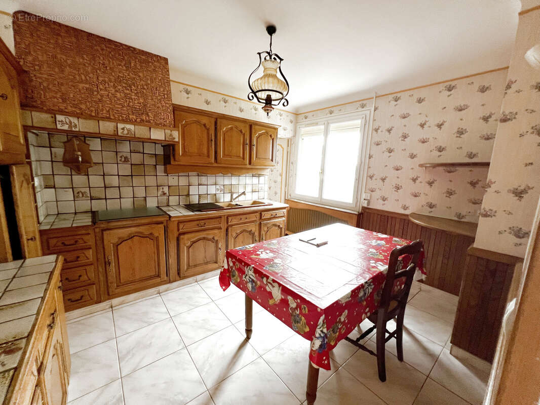 Maison à VOUNEUIL-SUR-VIENNE