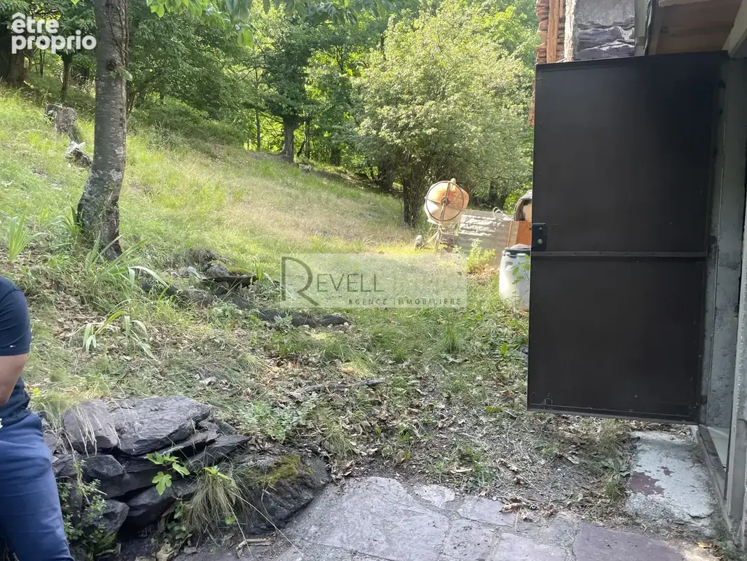 À vendre   Appartement, terrain et grange à Roure - photo 3