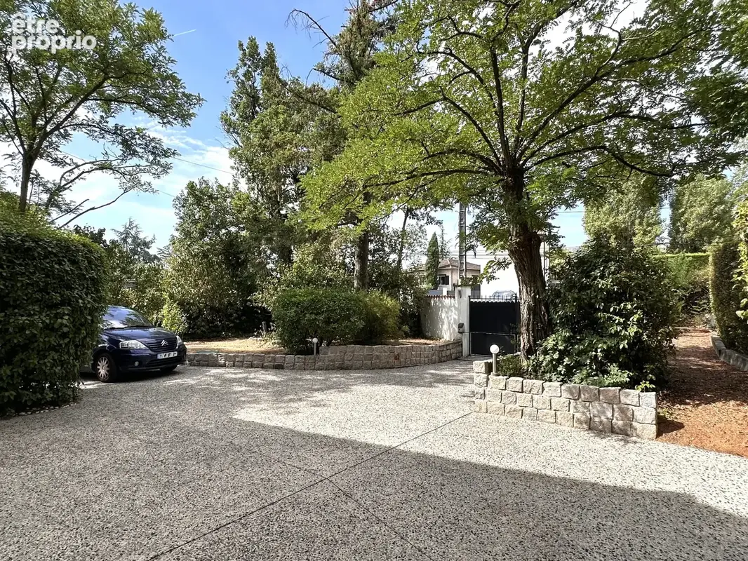 Belle maison familiale de 6 pieces de 148 m2 + annexes sur un terrain de 921 m2 - photo 15