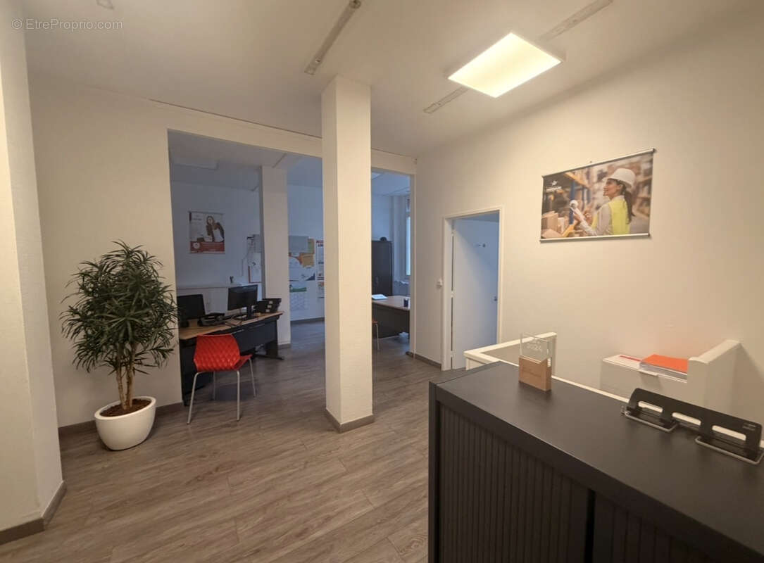 A louer - Local commercial - hyper centre ville - photo 3
