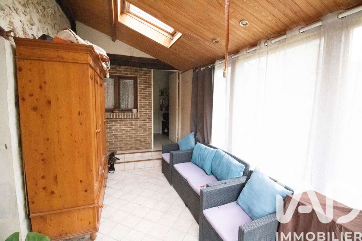 Maison 95 m² à Saint-Germain-Sous-Doue  - photo 3
