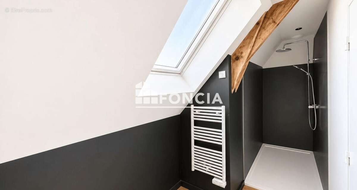 Maison à LIMAS