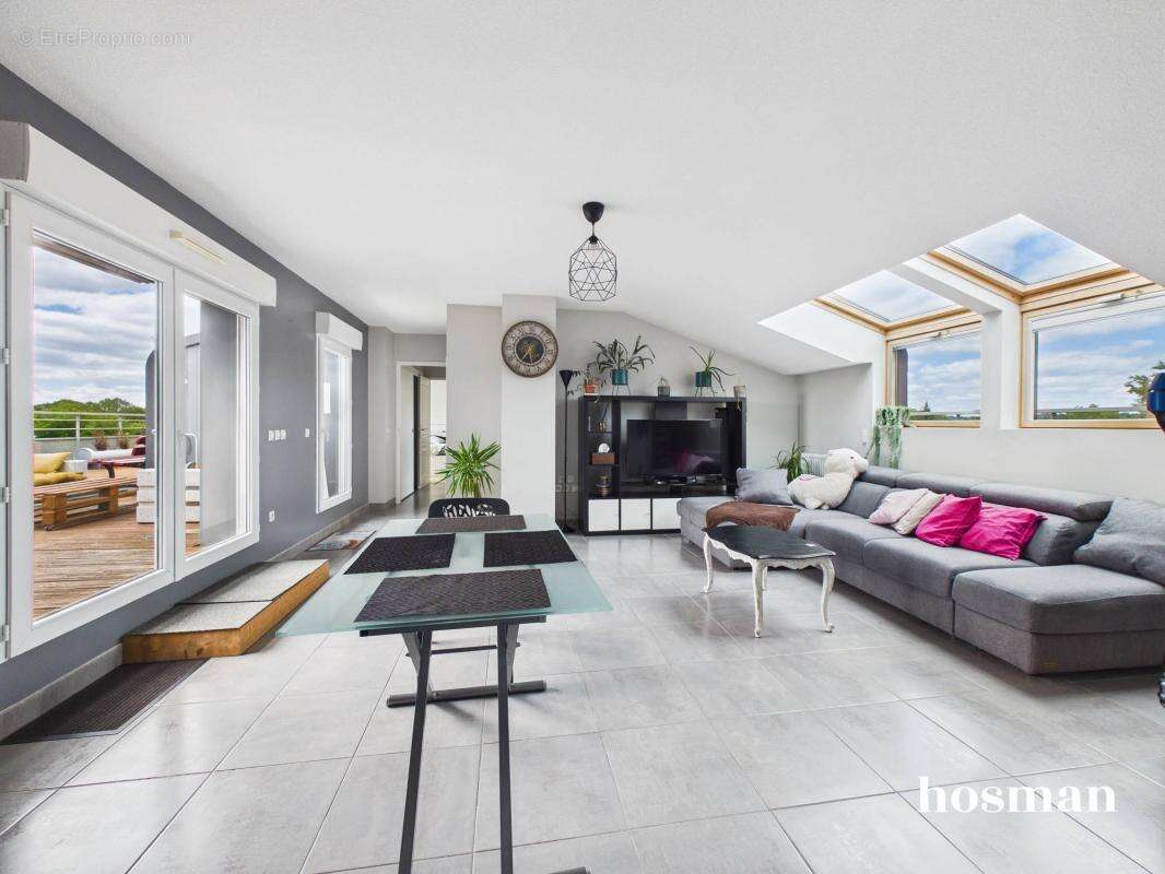 4 pièces - 95 m² dernier étage avec parking, terrasse de 193m2 - Rue Yves Montand, Bègles - photo 3