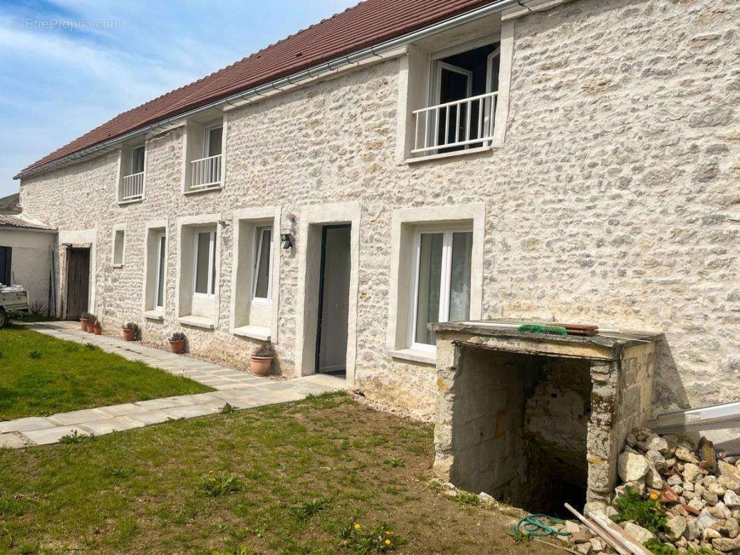 Maison à ETAMPES