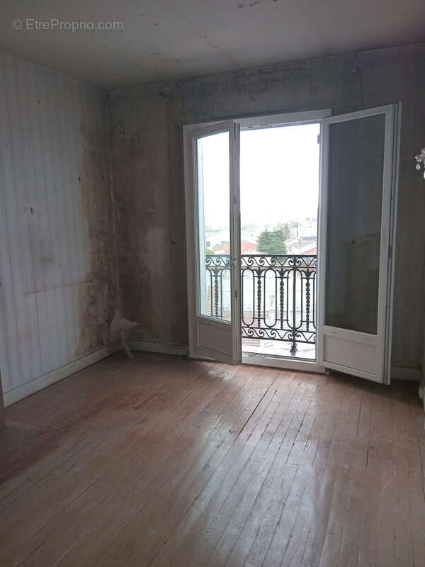 Appartement à LES LILAS