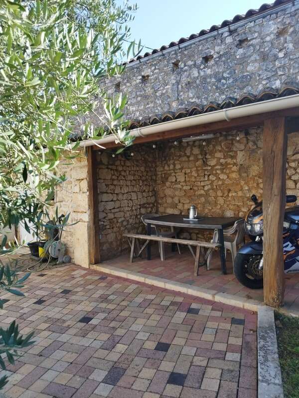 Maison à MORNAC