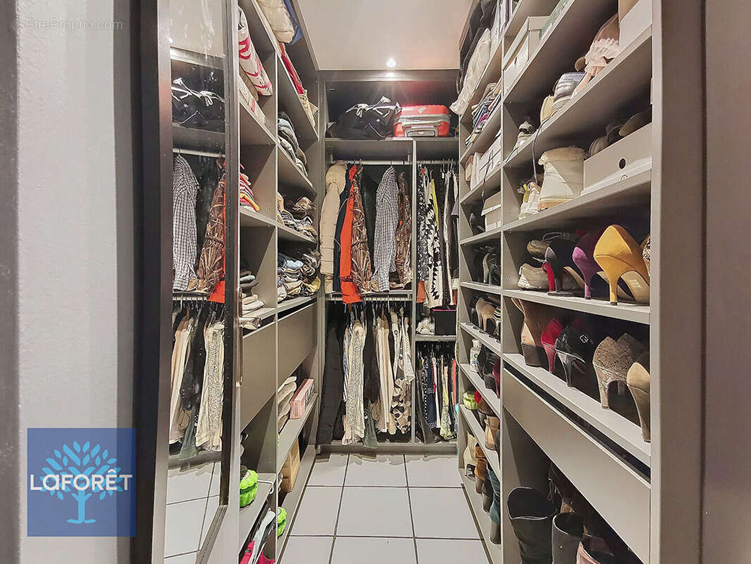 Appartement à MENNECY