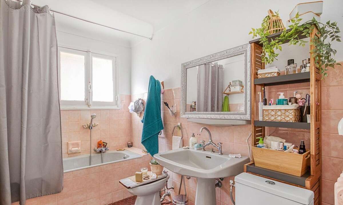 Maison 220 m² à Roquebrune-Sur-Argens  - photo 6