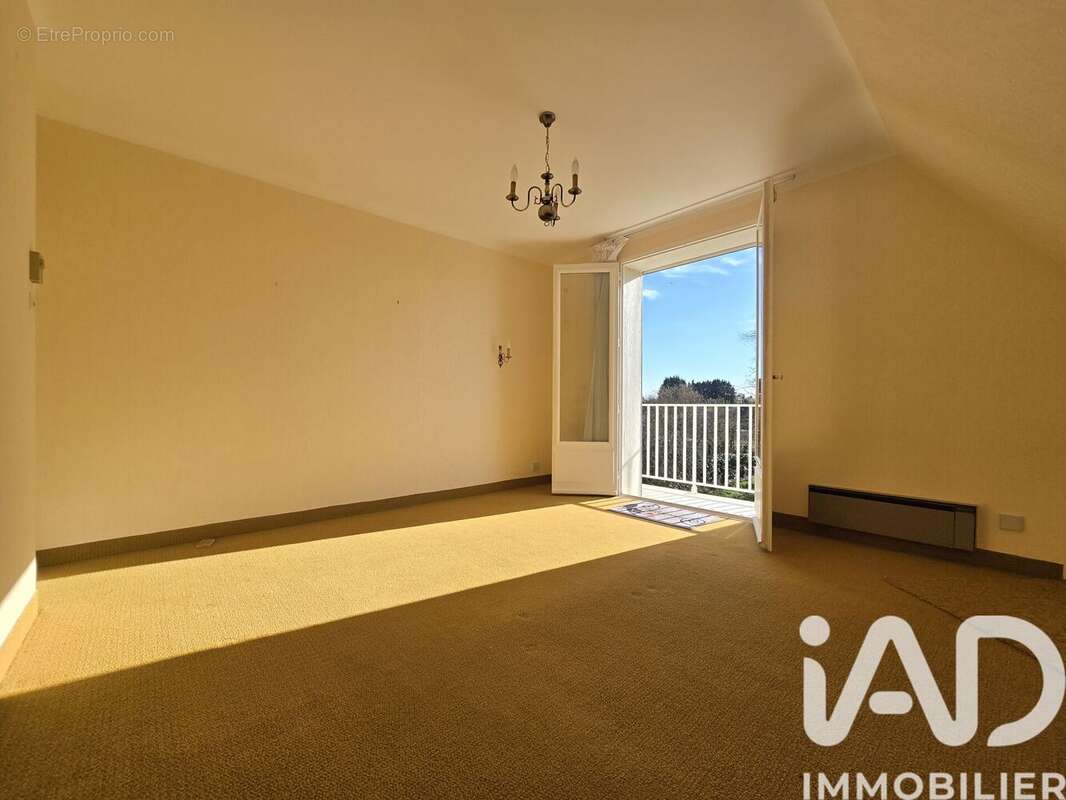 Maison 169 m² à Saint-Nicolas-De-Redon  - photo 8
