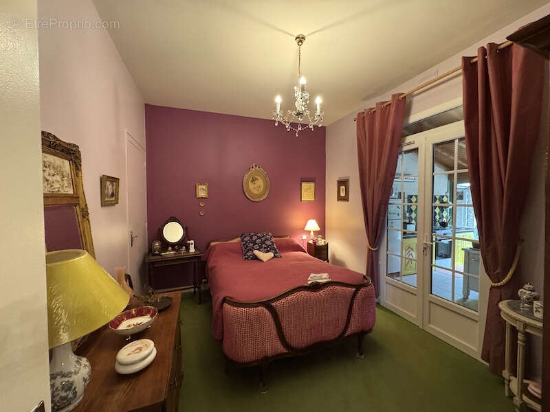 Maison à LES PEINTURES