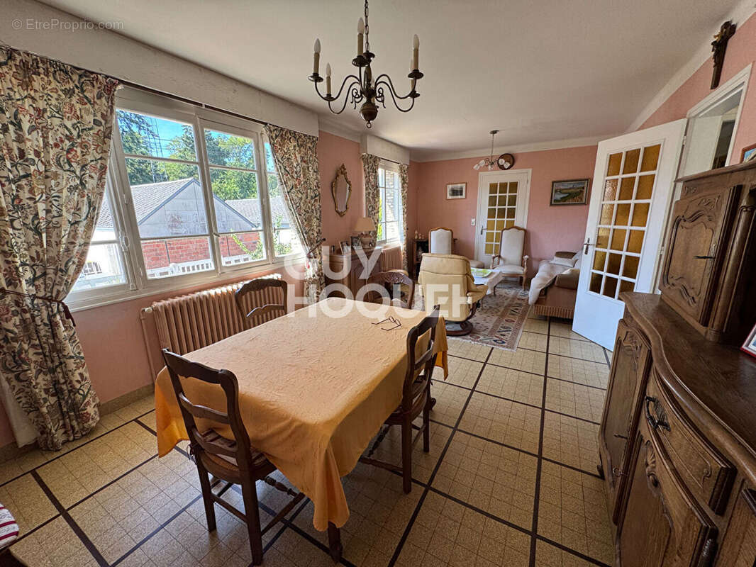 Maison 136 m² à Breteuil  - photo 5