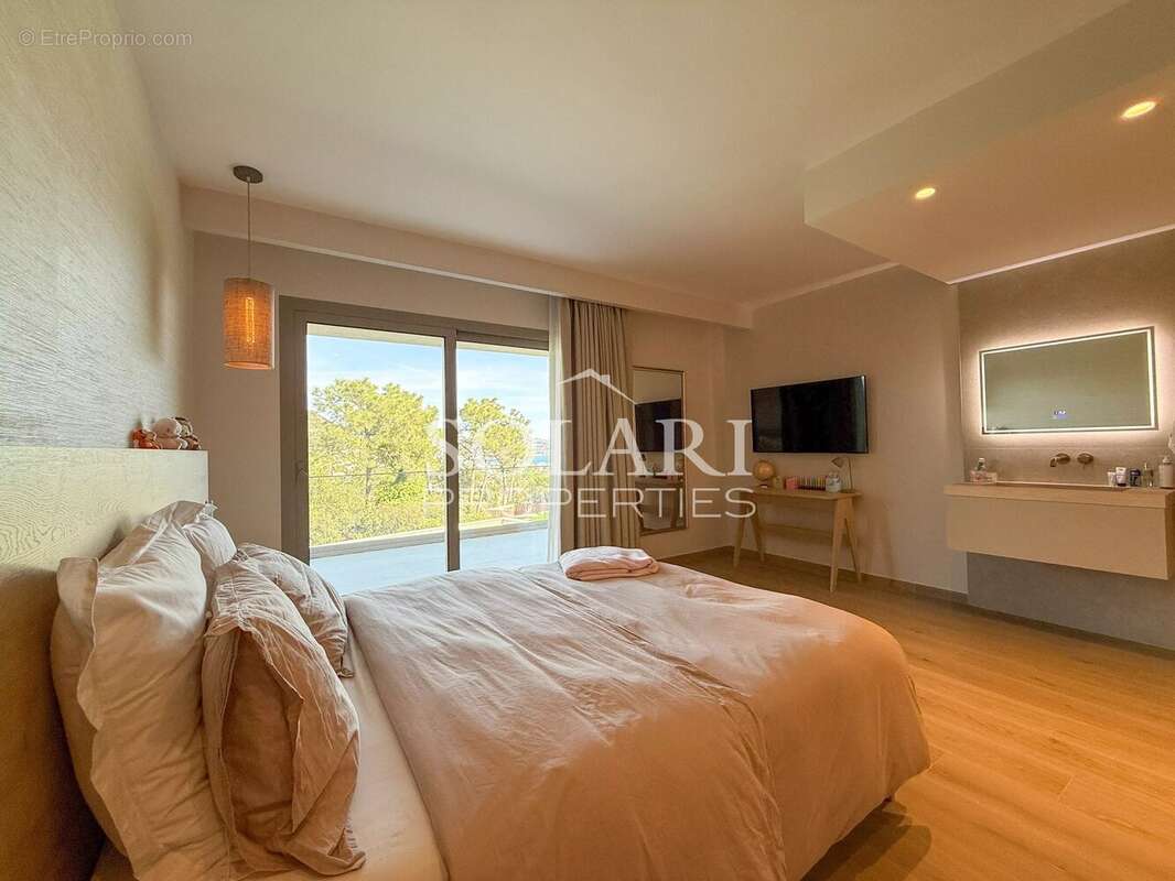 Maison à MANDELIEU-LA-NAPOULE