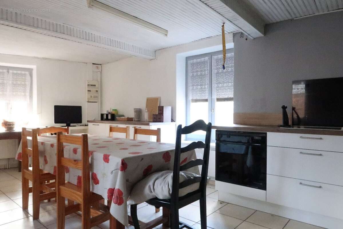 Maison à SAINT-MARTIN-LA-SAUVETE