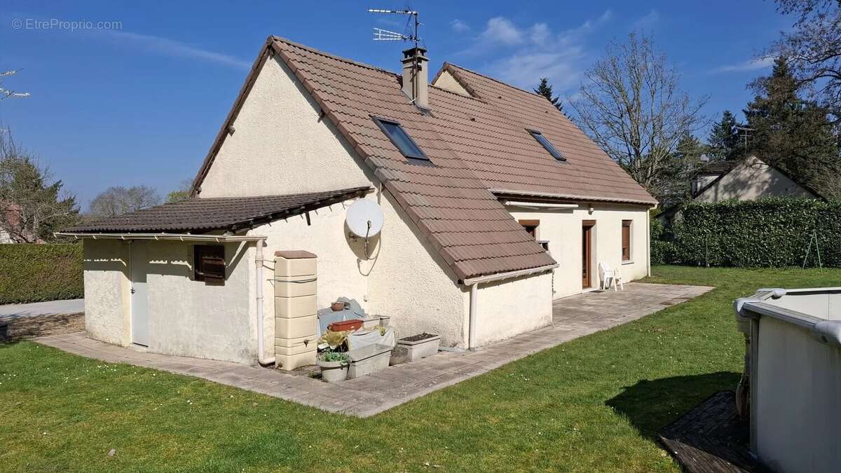 Maison à FAVEROLLES