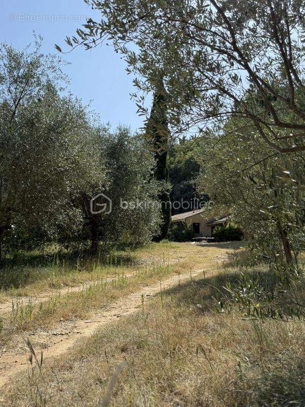 Maison à LA ROQUE-SUR-CEZE