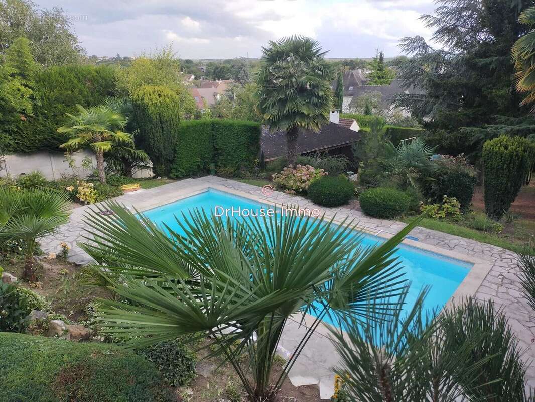 Maison à MAURECOURT