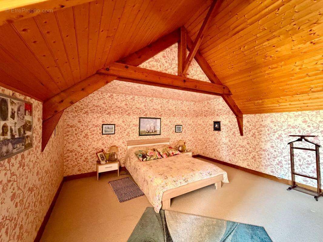 Maison de 5 pièces de 164 m² situé à Irais - photo 10