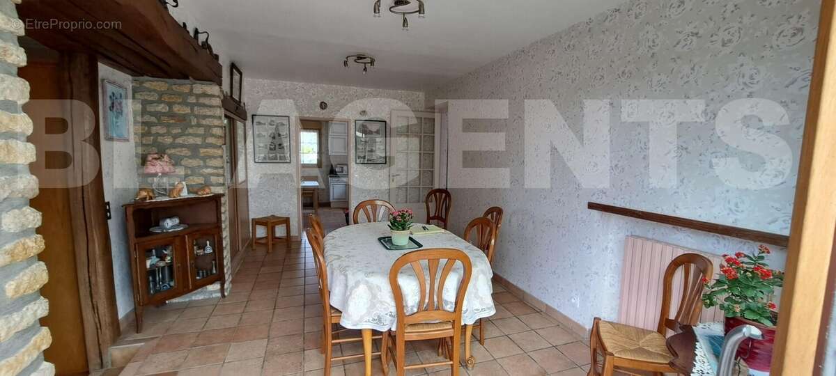 20250506_175703 - Maison à LIGNIERES-LA-CARELLE