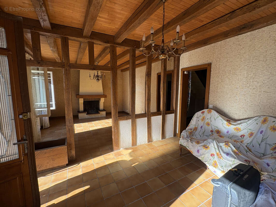 Maison de village avec jardin, dépendances et grand garage - photo 3