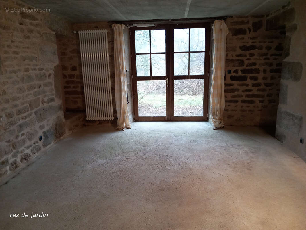 Maison à SAINT-PIERRE-BELLEVUE