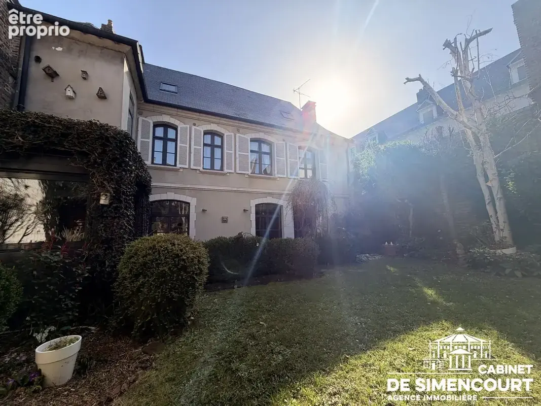 Hôtel particulier d’exception au pied de la Cathédrale   Jardin, terrasse et stationnements - photo 11