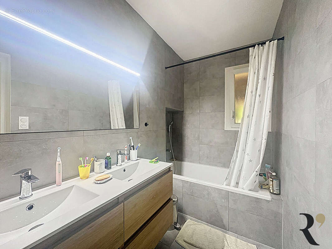 Maison à DREMIL-LAFAGE