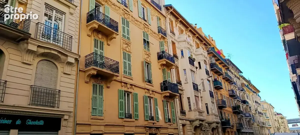 Splendide 3P traversant de 70 m² avec terrasse et balcon – Entièrement rénové et meublé – Nice Libération - photo 9