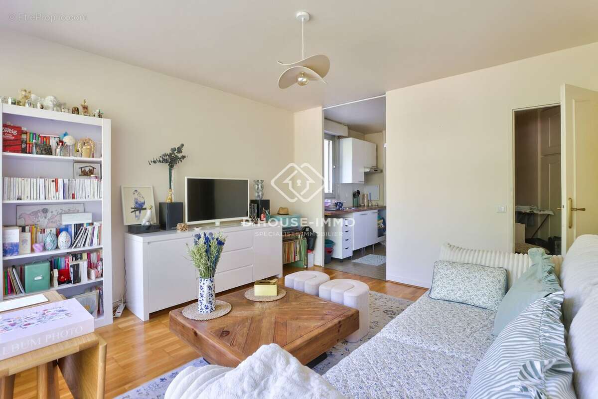 Appartement à NEUILLY-SUR-SEINE