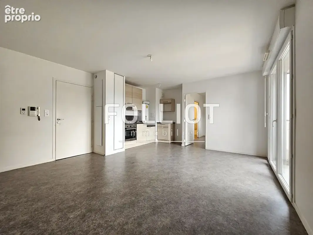 Appartement récent 2 pièces à Caen-balcon-cave-parking-Rue de Falaise - photo 3