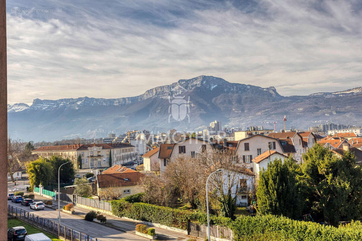 Appartement à SAINT-MARTIN-D'HERES