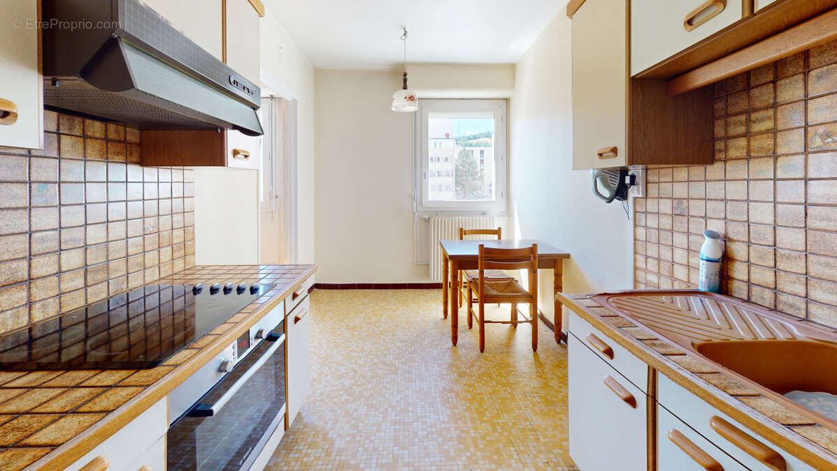 Appartement à SAINT-ETIENNE