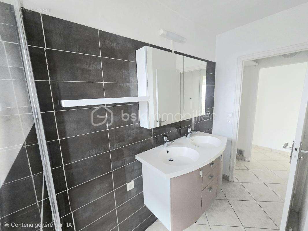 Appartement T4 97 m2 et garage proche gendarmerie - photo 9