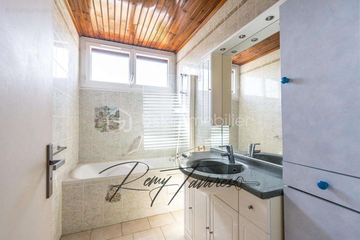 DARVAULT — Maison familiale de 95 m² avec jardin, garage et 4 chambres - photo 17