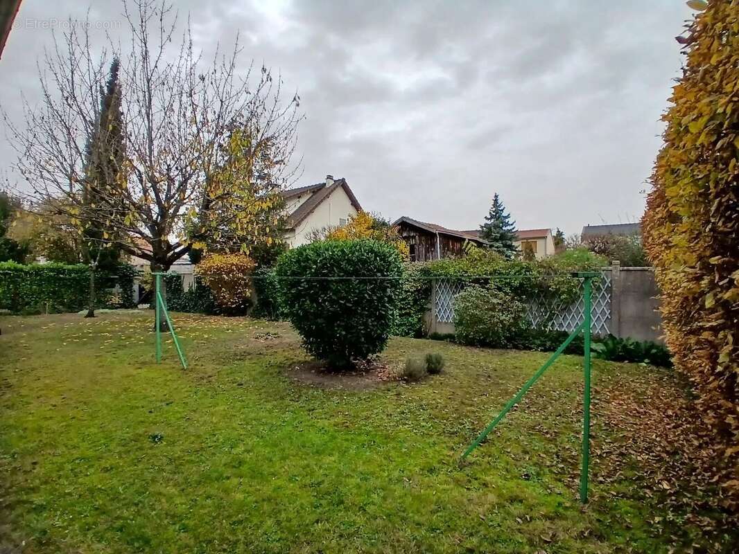 Maison à SARTROUVILLE