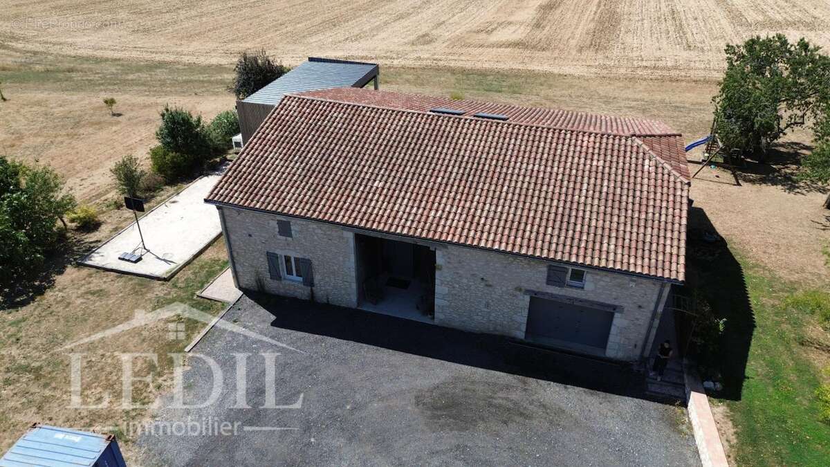 Corps de ferme rénové avec vue imprenable sur les Pyrénées - photo 3