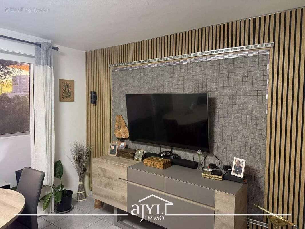 Appartement à MARSEILLE-15E