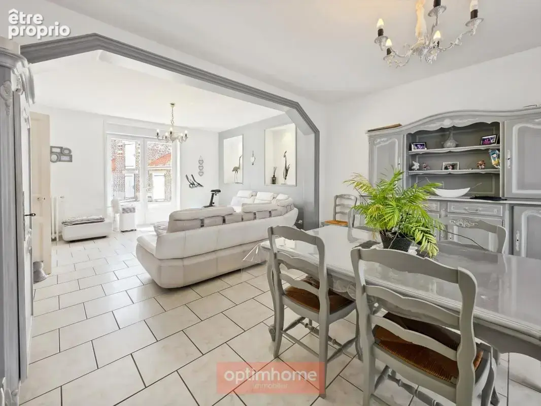 Propriété de caractère – 213 m² – 6 chambres – grange – dépendances – terrain 1 570 m² - photo 2