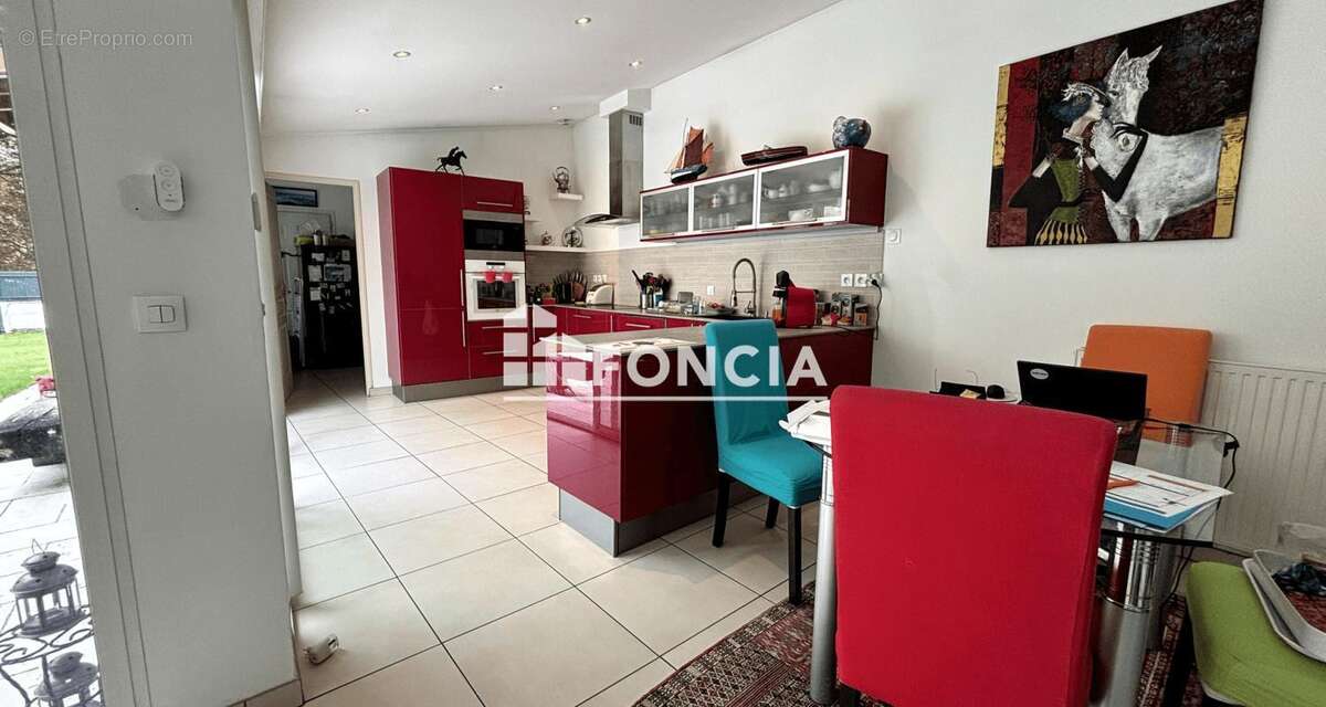 Maison à CHENNEVIERES-SUR-MARNE