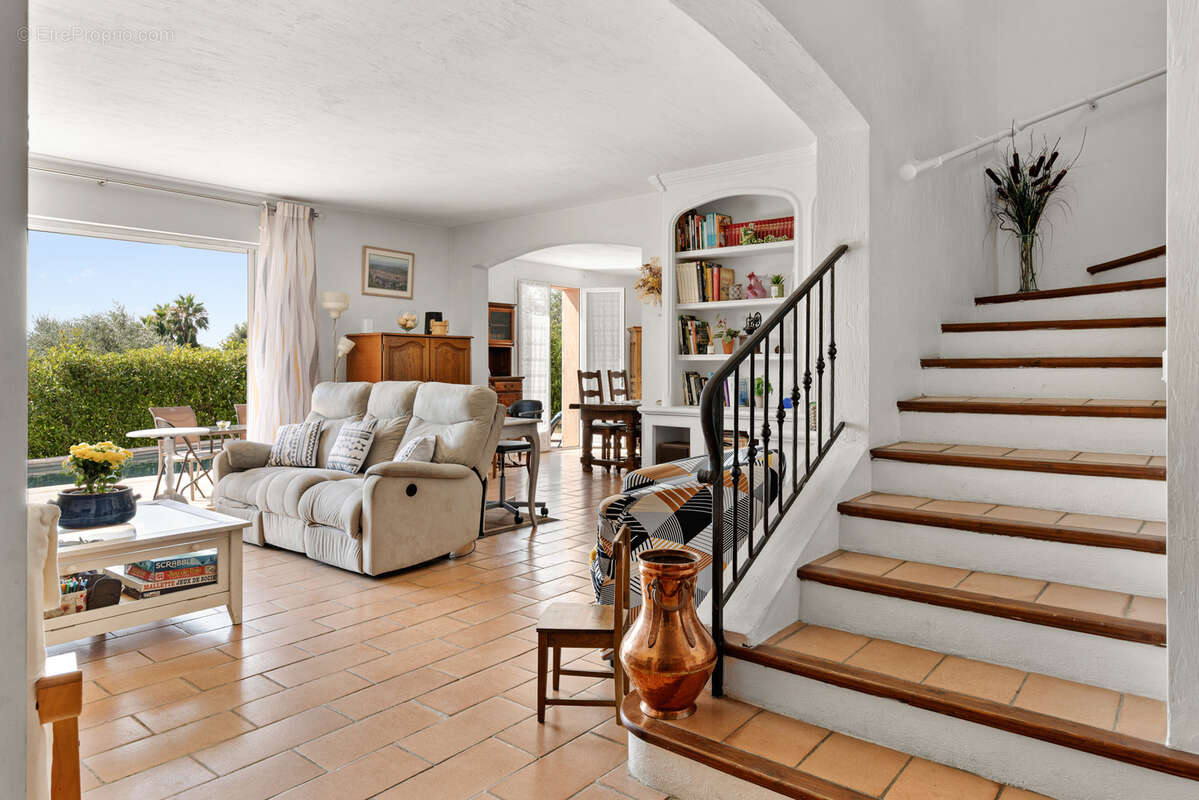 Tourrettes-sur-Loup   Maison familiale avec piscine, vue mer et village - photo 6