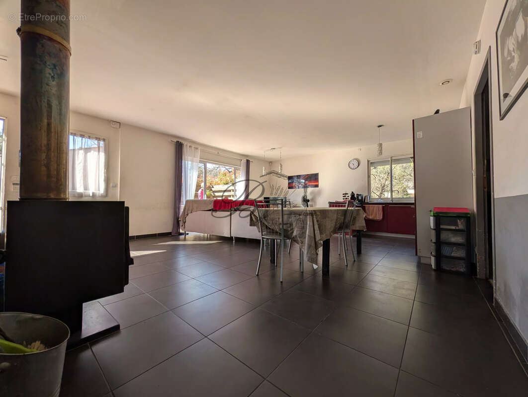 Maison à MIRABEAU