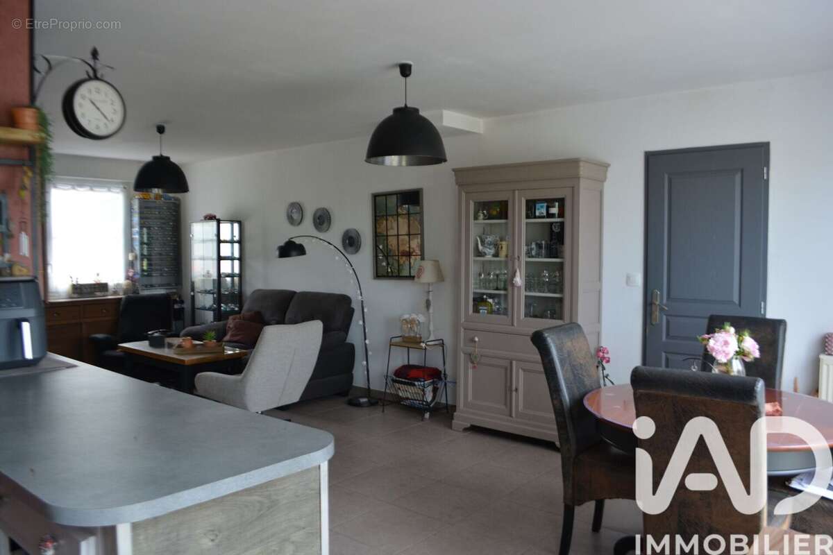 Maison 76 m² à Mezieres-Sur-Couesnon  - photo 7