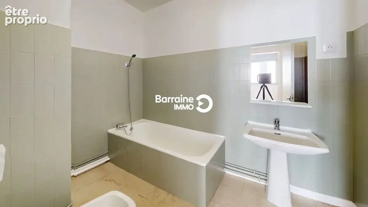 Appartement 2 pièces de 51.33 m2 à vendre à Lorient - Grand balcon -Lumineux et bien situé - photo 8