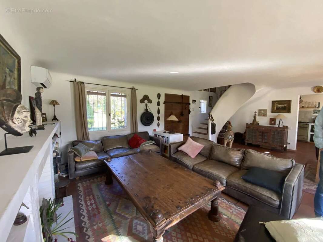 Maison à LA GARDE-FREINET