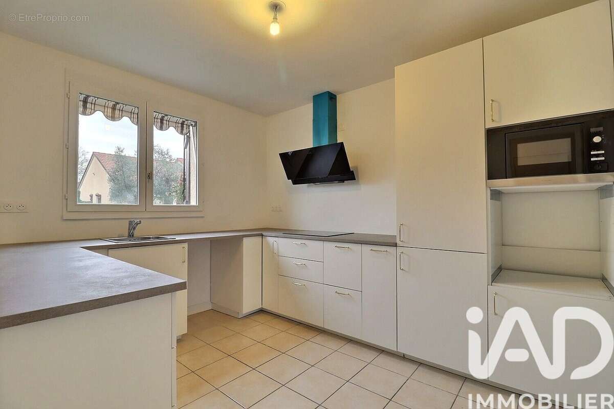 Maison 143 m² à Ozoir-La-Ferriere  - photo 2
